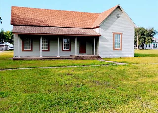 Property at 304 SE Front St, Edgewood, TX 75117, 4 beds, 1 bath