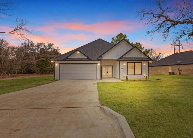 Property at 820 Maloma Rd, Tool, TX 75143, 3 beds, 2 baths