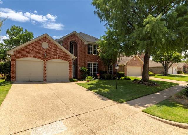 Property at 1304 Hillary Ln, Arlington, TX 76012, 4 beds, 2.5 baths