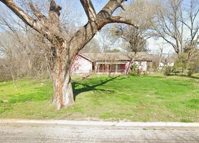 Property at 1100 E Collin St, Corsicana, TX 75110