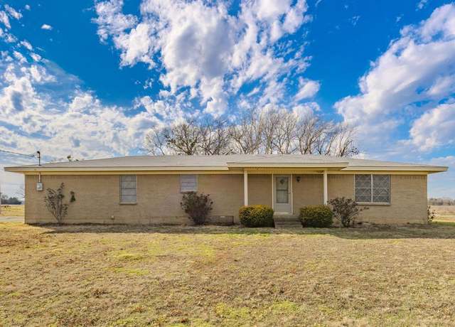 Property at 1552 County Road 2116, Greenville, TX 75402, 3 beds, 2 baths