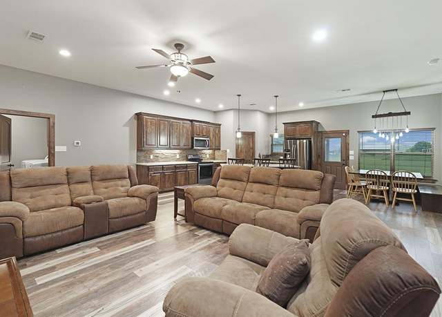 Property at 7853 Michael Rd, Sanger, TX 76266, 4 beds, 3 baths
