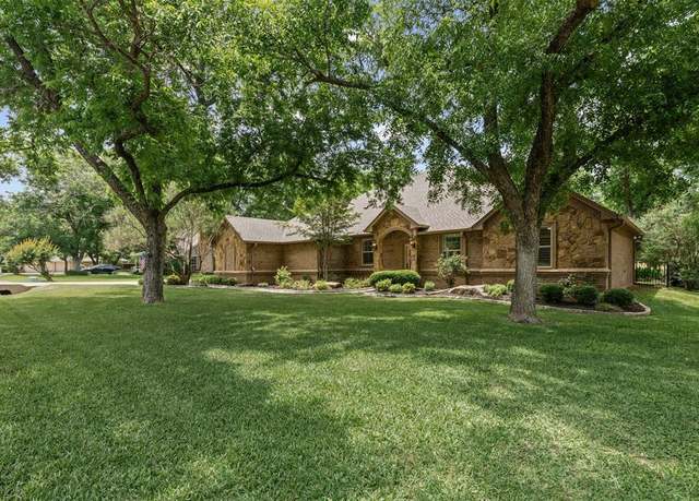 Property at 9008 Monticello Dr, Granbury, TX 76049, 3 beds, 2 baths