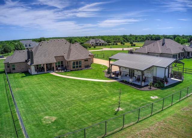 Property at 552 Horseshoe Bnd, Royse City, TX 75189, 4 beds, 3 baths
