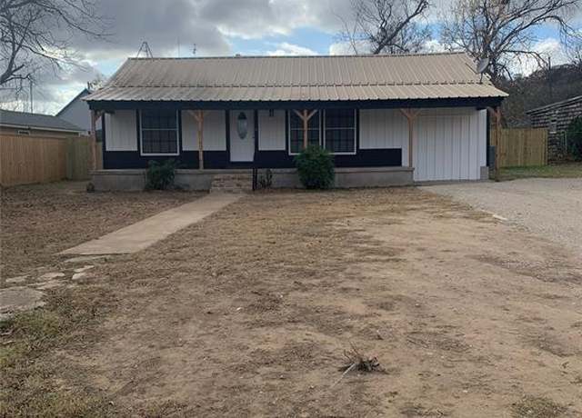 Property at 1005 La Monte Dr, Brownwood, TX 76801, 4 beds, 2 baths