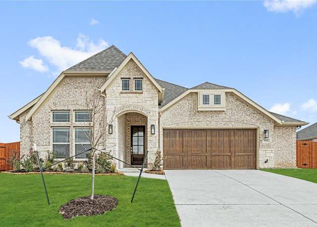 Property at 918 S Bluebird Ln, Midlothian, TX 76065, 3 beds, 2.5 baths