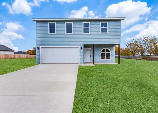 Property at 312 N Helton St, Randolph, TX 75475, 3 beds, 2 baths