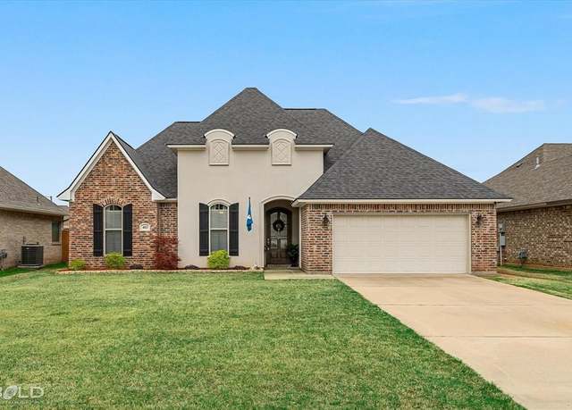 Property at 403 Halifax Cir, Benton, LA 71006, 3 beds, 2 baths