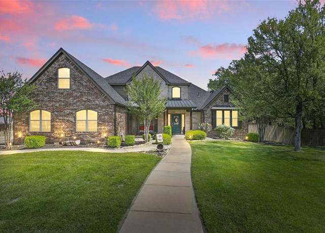 Property at 112 Black Oak Dr, Aledo, TX 76008, 4 beds, 3 baths