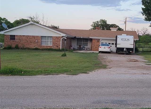 Property at 423 County Road 477, Stephenville, TX 76401, 4 beds, 3 baths