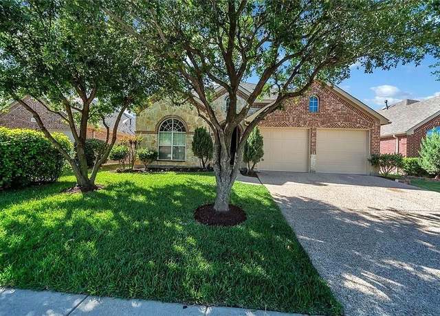 Property at 2684 Waterway Dr, Grand Prairie, TX 75054, 4 beds, 2 baths