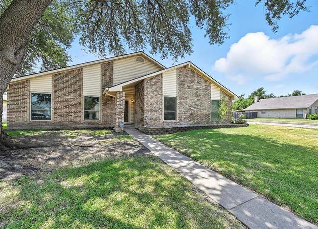 Property at 5301 Barcelona Dr, Garland, TX 75043, 4 beds, 2 baths