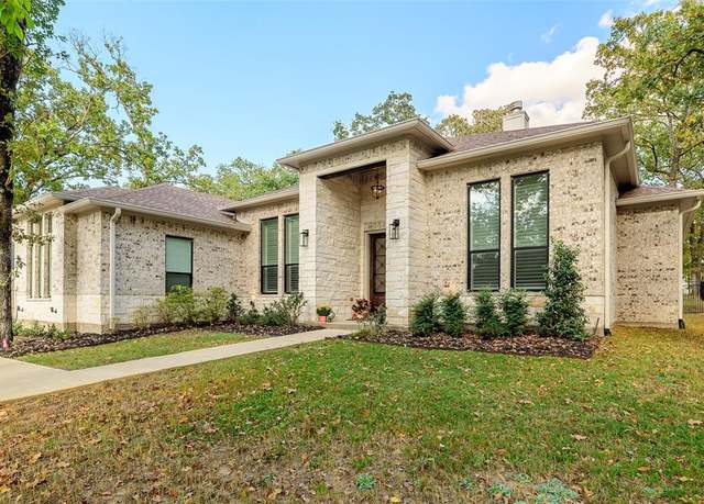 Property at 126 Saint Andrews Dr E, Mabank, TX 75156, 3 beds, 3 baths