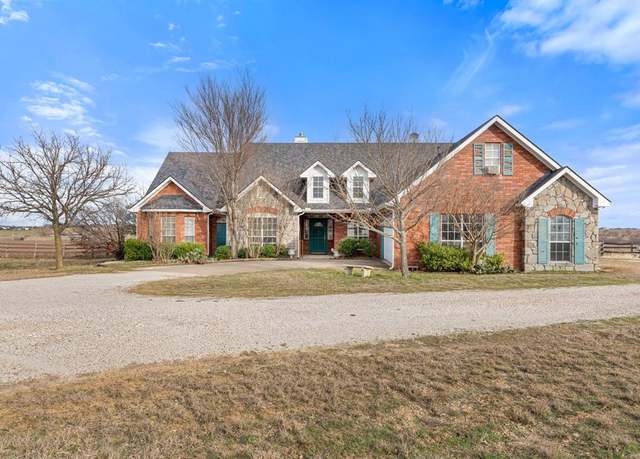 Property at 1690 Lawlis Ln, Sanger, TX 76266, 3 beds, 2 baths