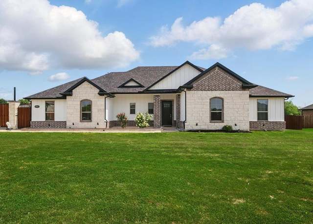 Property at 8083 Kassandra Dr, Sanger, TX 76266, 4 beds, 3.5 baths