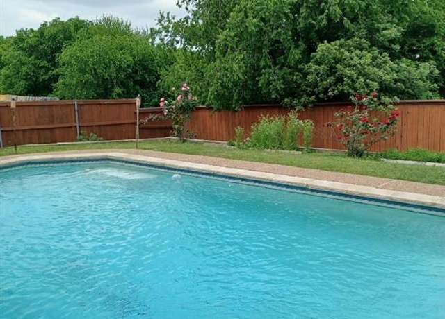 Property at 911 Blue Sky Dr, Arlington, TX 76002, 3 beds, 2.5 baths