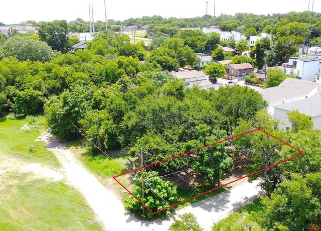 Property at 1302 Bliss St, Dallas, TX 75203