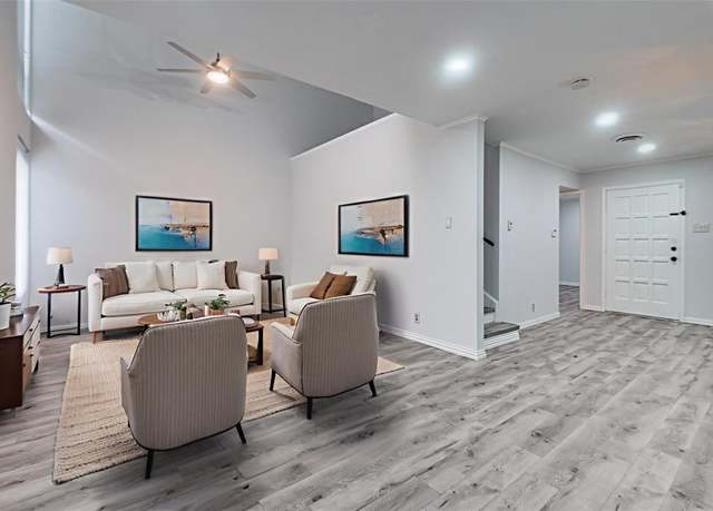 Property at 576 E Avenue J Unit B, Grand Prairie, TX 75050, 3 beds, 2.5 baths