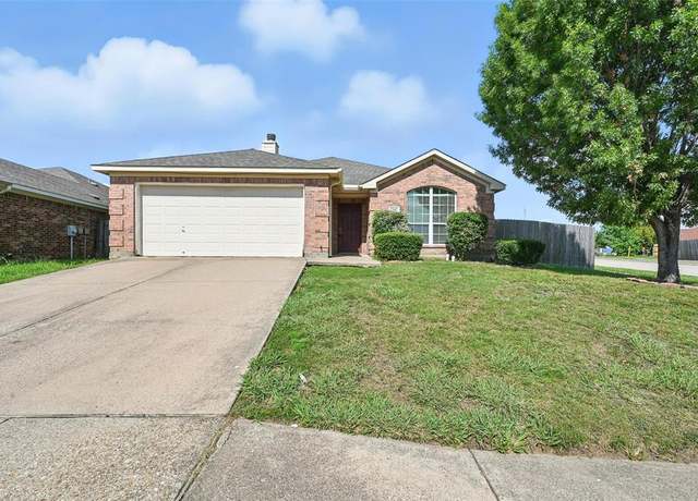 Property at 7307 Lake Front Trl, Arlington, TX 76002, 3 beds, 2 baths