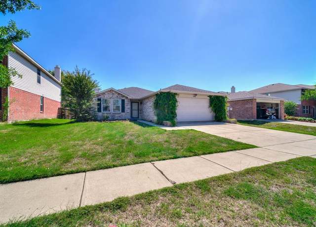 Property at 1928 Riverchase Ln, Justin, TX 76247, 3 beds, 2 baths