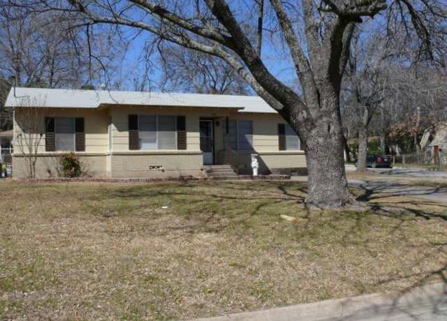 Property at 1402 Knight St, Denton, TX 76205, 3 beds, 1 bath