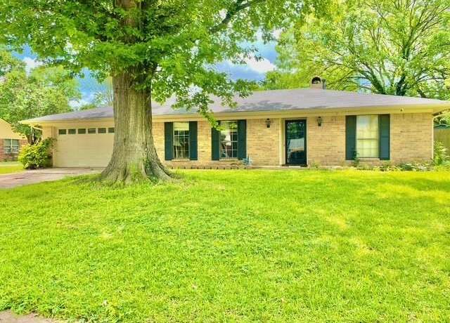 Property at 2404 Tilman Dr, Bossier City, LA 71111, 3 beds, 2 baths