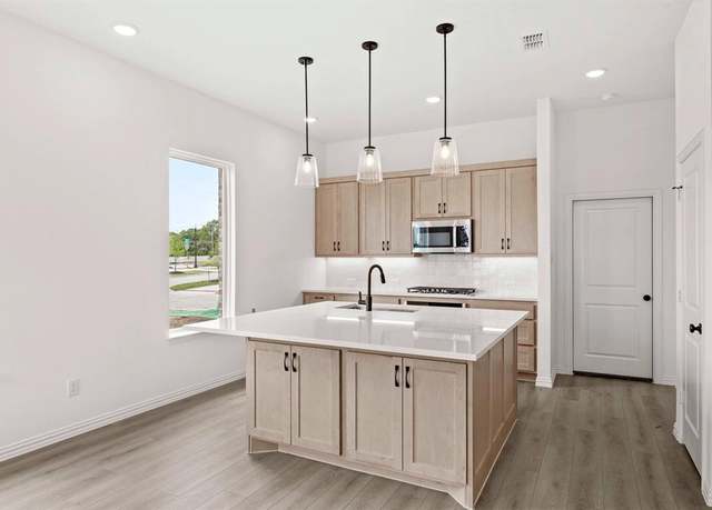 Property at 1110 Bexar Ln, Plano, TX 75075, 3 beds, 2.5 baths