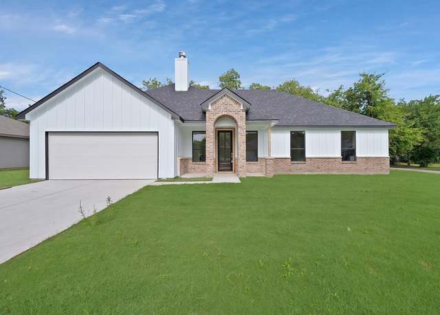Property at 2902 Walnut St, Greenville, TX 75401, 4 beds, 3 baths