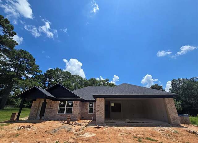Property at 401 Campbell St, Daingerfield, TX 75638, 4 beds, 2 baths