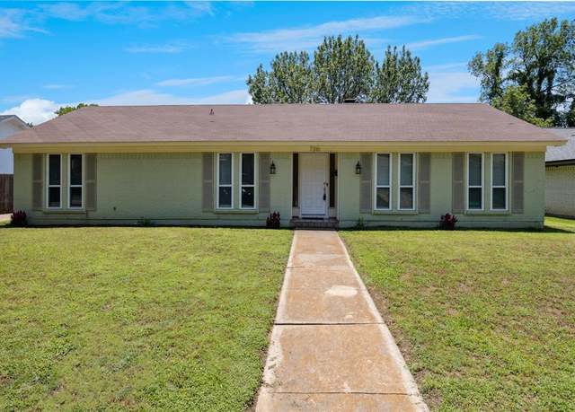 Property at 7316 Martha Ln, Fort Worth, TX 76112, 3 beds, 2 baths
