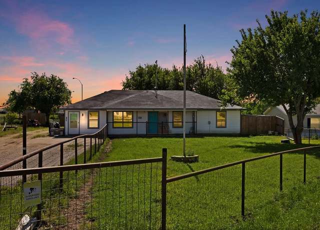 Property at 6113 Hawk Ct, Joshua, TX 76058, 4 beds, 2 baths