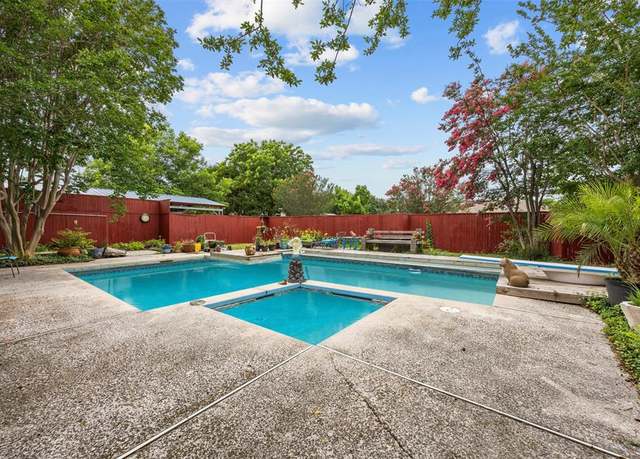 Property at 907 Green Terrace Ln, Duncanville, TX 75137, 4 beds, 2.5 baths