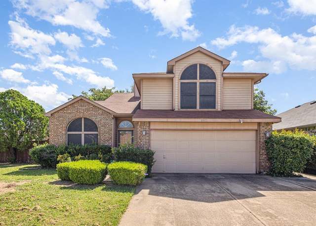 Property at 5201 Manhassett Dr, Arlington, TX 76018, 3 beds, 2.5 baths