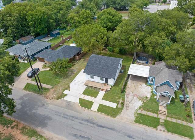 Property at 412 S Montgomery St, Sherman, TX 75090, 2 beds, 2 baths
