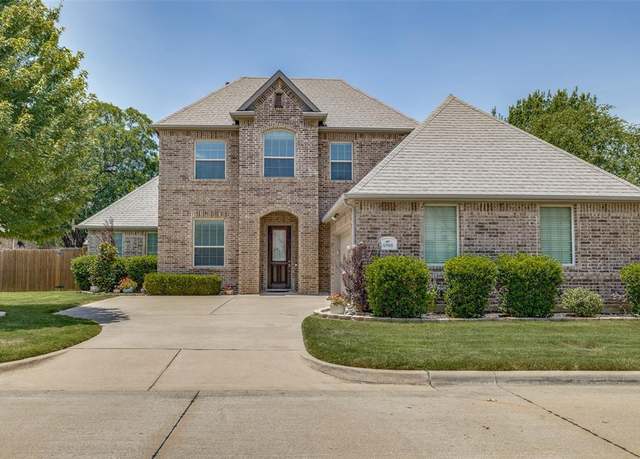 Property at 6900 Golf Green Dr, Arlington, TX 76001, 3 beds, 2.5 baths