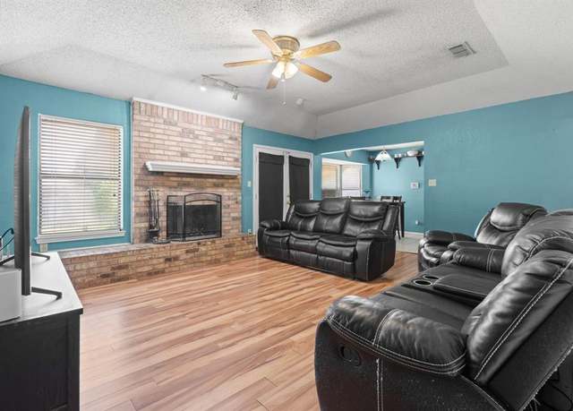 Property at 7916 Pebblebrook Dr, Watauga, TX 76148, 3 beds, 2 baths