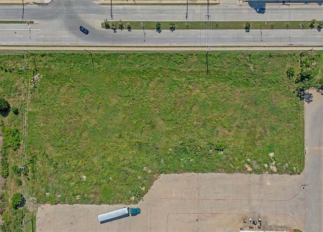 Property at 1700 Chalk Hill Rd, Dallas, TX 75212