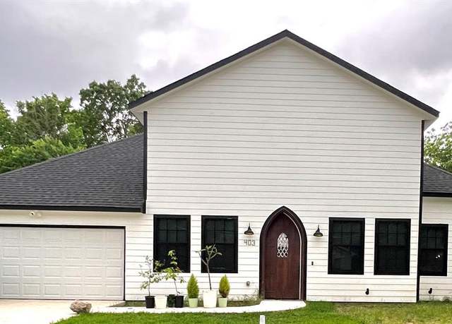 Property at 403 N Nash St, Kaufman, TX 75142, 3 beds, 2.5 baths
