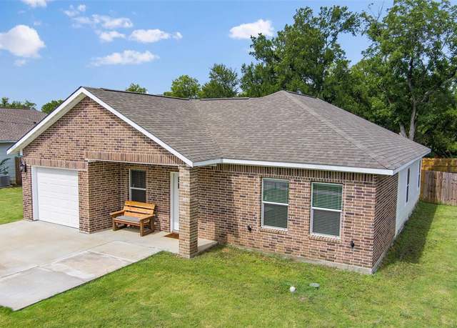 Property at 3802 College St, Greenville, TX 75401, 3 beds, 2 baths