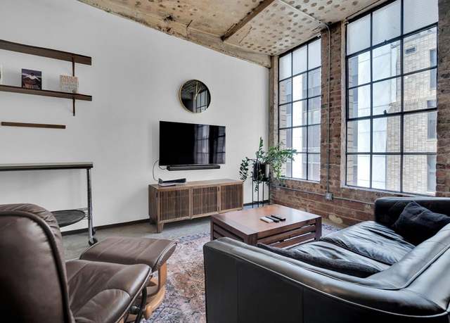 Property at 1122 Jackson St #914, Dallas, TX 75202, 1 bed, 1 bath