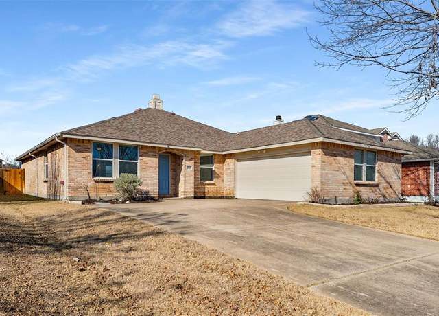 Property at 2809 Prairie Ct, Wylie, TX 75098, 4 beds, 2 baths