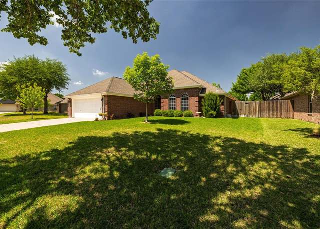 Property at 516 Hazelnut Ct, Saginaw, TX 76179, 3 beds, 3 baths