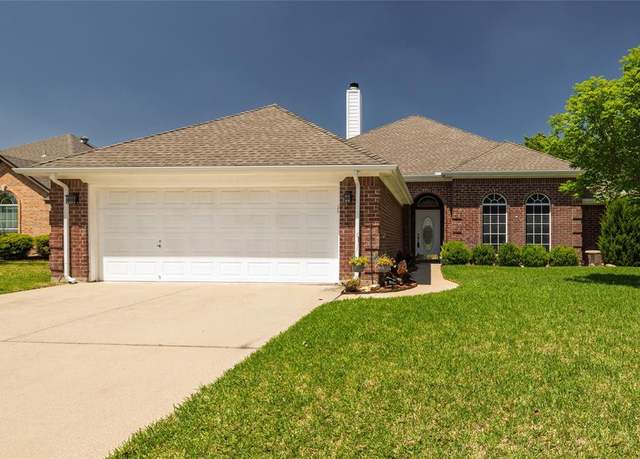 Property at 516 Hazelnut Ct, Saginaw, TX 76179, 3 beds, 3 baths