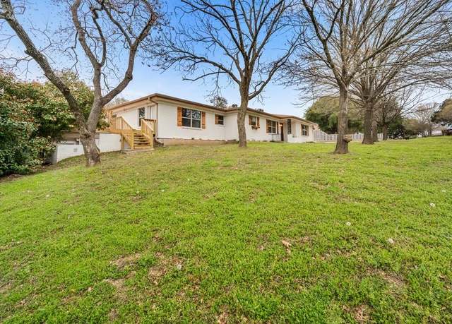 Property at 433 Sharron Dr, Woodway, TX 76712, 4 beds, 3 baths