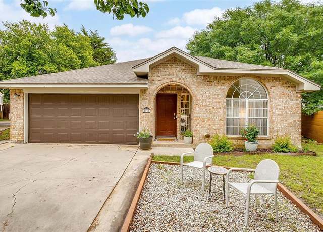 Property at 4217 Heritage Way Dr, Fort Worth, TX 76137, 4 beds, 2 baths