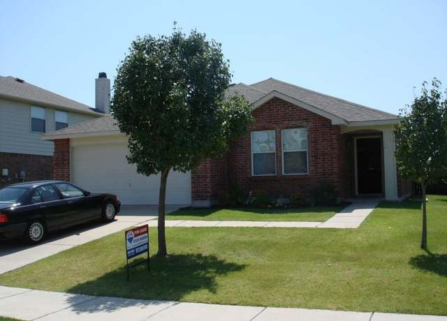 Property at 721 Pickwick Ln, Wylie, TX 75098, 3 beds, 2 baths