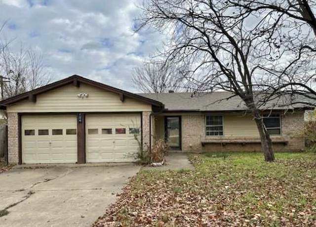Property at 124 Bluebird Cir, Denton, TX 76209, 3 beds, 2 baths
