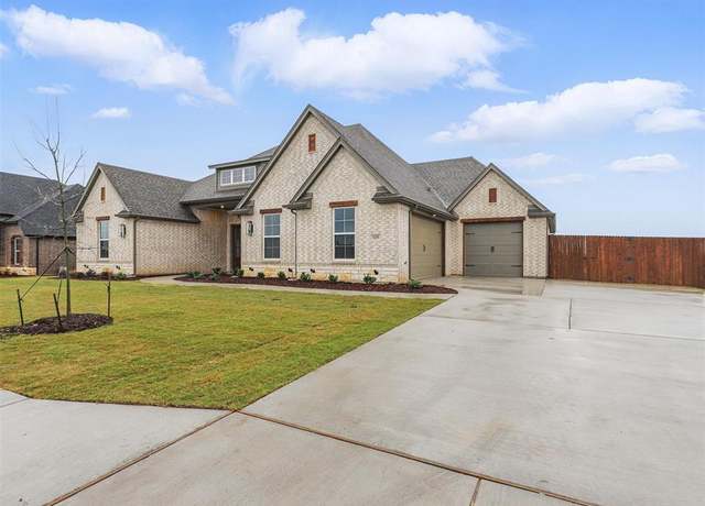 Property at 125 Chapowits, Godley, TX 76044, 4 beds, 3 baths