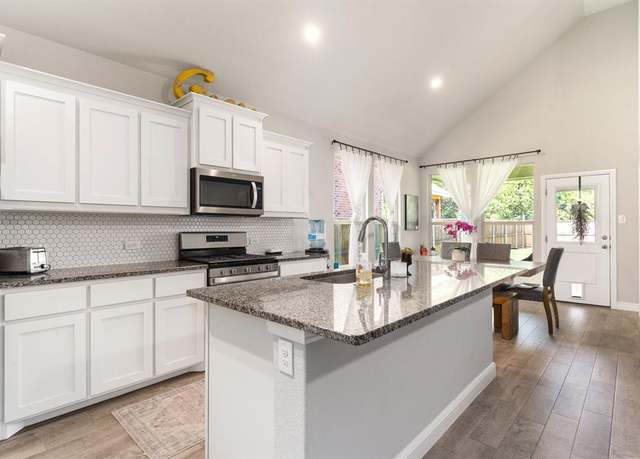 Property at 5617 Round Hill Rd, Denton, TX 76210, 4 beds, 2 baths