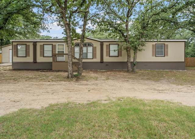 Property at 345 Briar Oaks Ln, Azle, TX 76020, 4 beds, 2 baths
